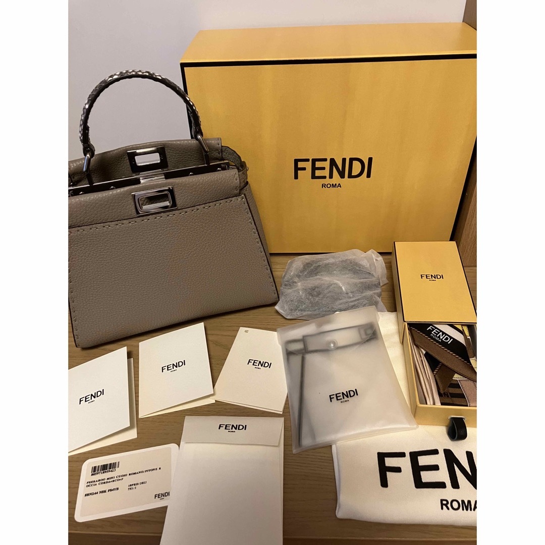 フェンディFENDI ピーカブー スモール ダブグレー セレリア バッグ