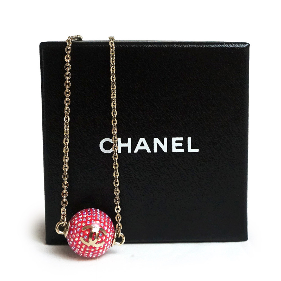 CHANEL(シャネル)のシャネル ココマーク クリスタルボール ネックレス チョーカー ペンダント ピンク ゴールド AB7378 箱付 CHANEL（未使用　展示品） レディースのアクセサリー(ネックレス)の商品写真