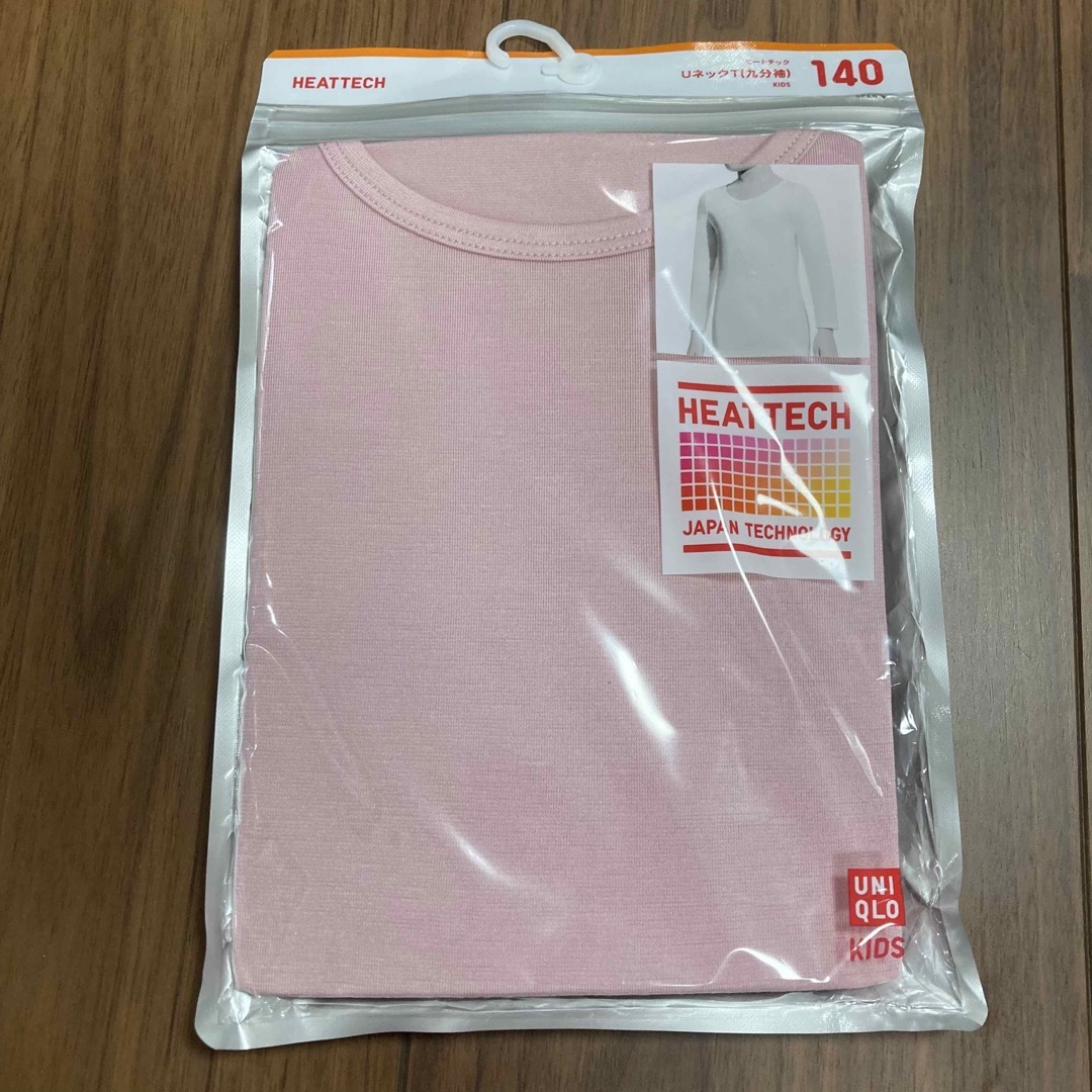 UNIQLO(ユニクロ)のユニクロ　キッズ　ヒートテック　ピンク　140 新品未使用 キッズ/ベビー/マタニティのキッズ服女の子用(90cm~)(下着)の商品写真