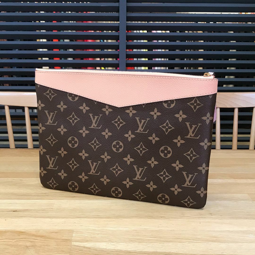 LOUIS VUITTON - 超美品 ルイヴィトン モノグラム デイリーポーチ ...