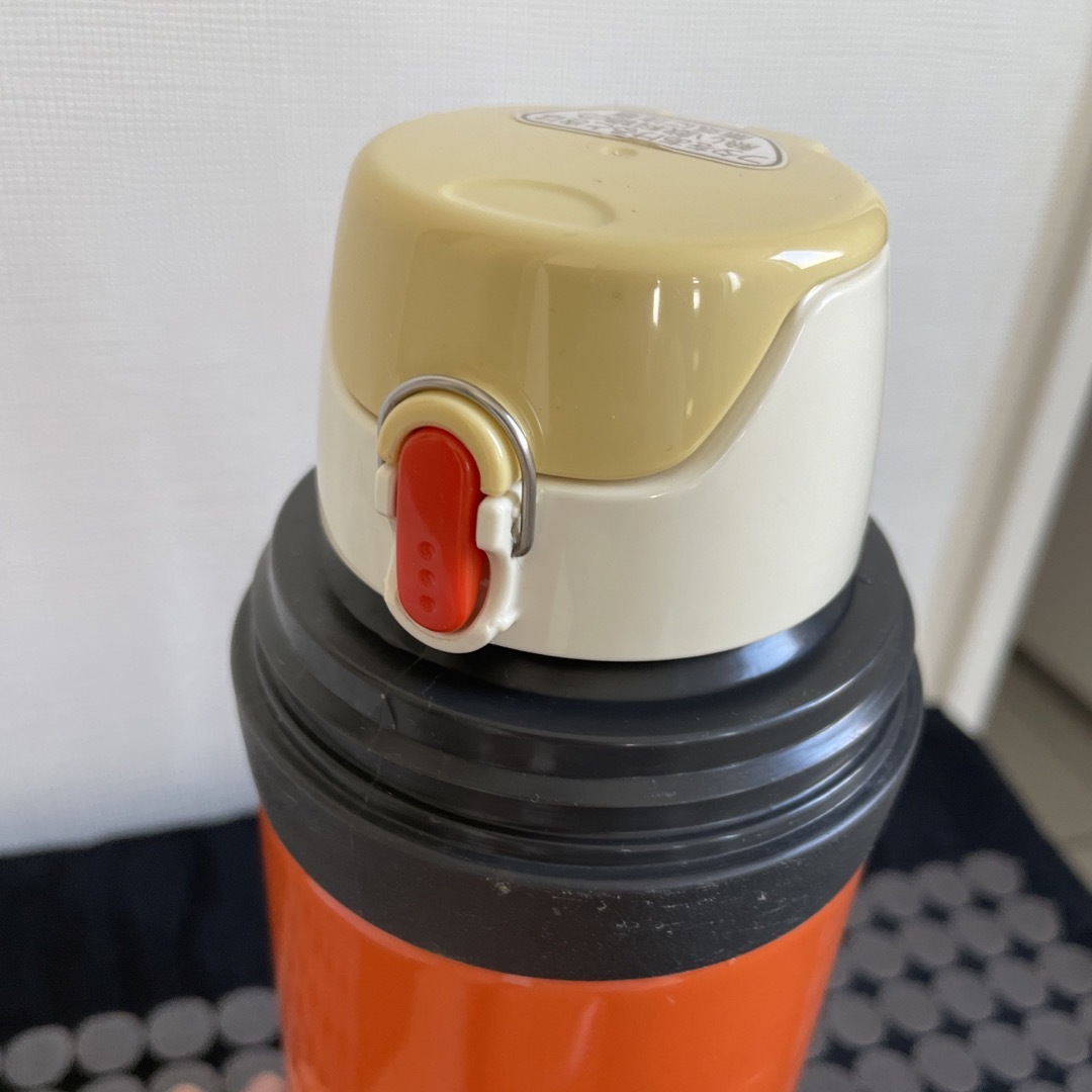 THERMOS(サーモス)のサーモス　水筒　1000ml 香川県　高松市 インテリア/住まい/日用品の日用品/生活雑貨/旅行(日用品/生活雑貨)の商品写真