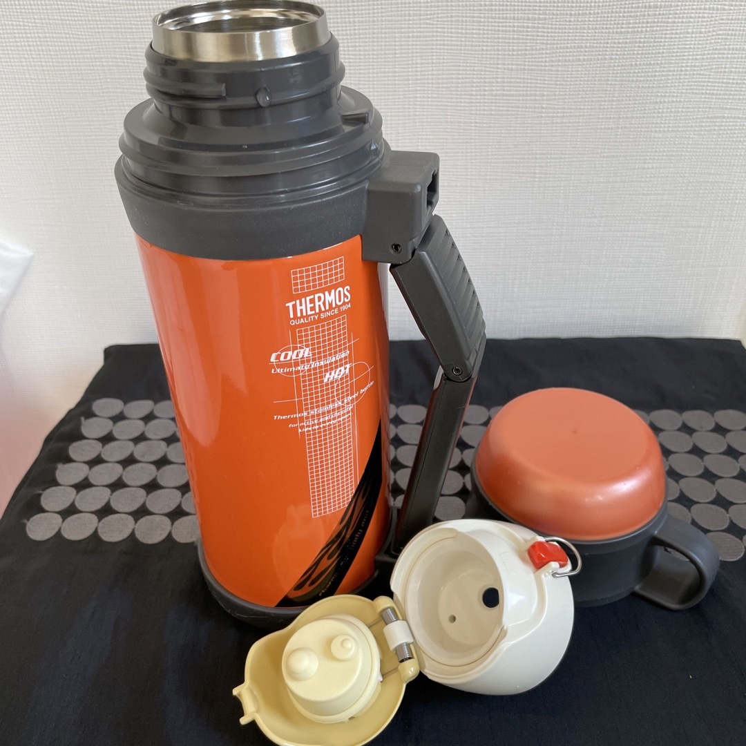 THERMOS(サーモス)のサーモス　水筒　1000ml 香川県　高松市 インテリア/住まい/日用品の日用品/生活雑貨/旅行(日用品/生活雑貨)の商品写真