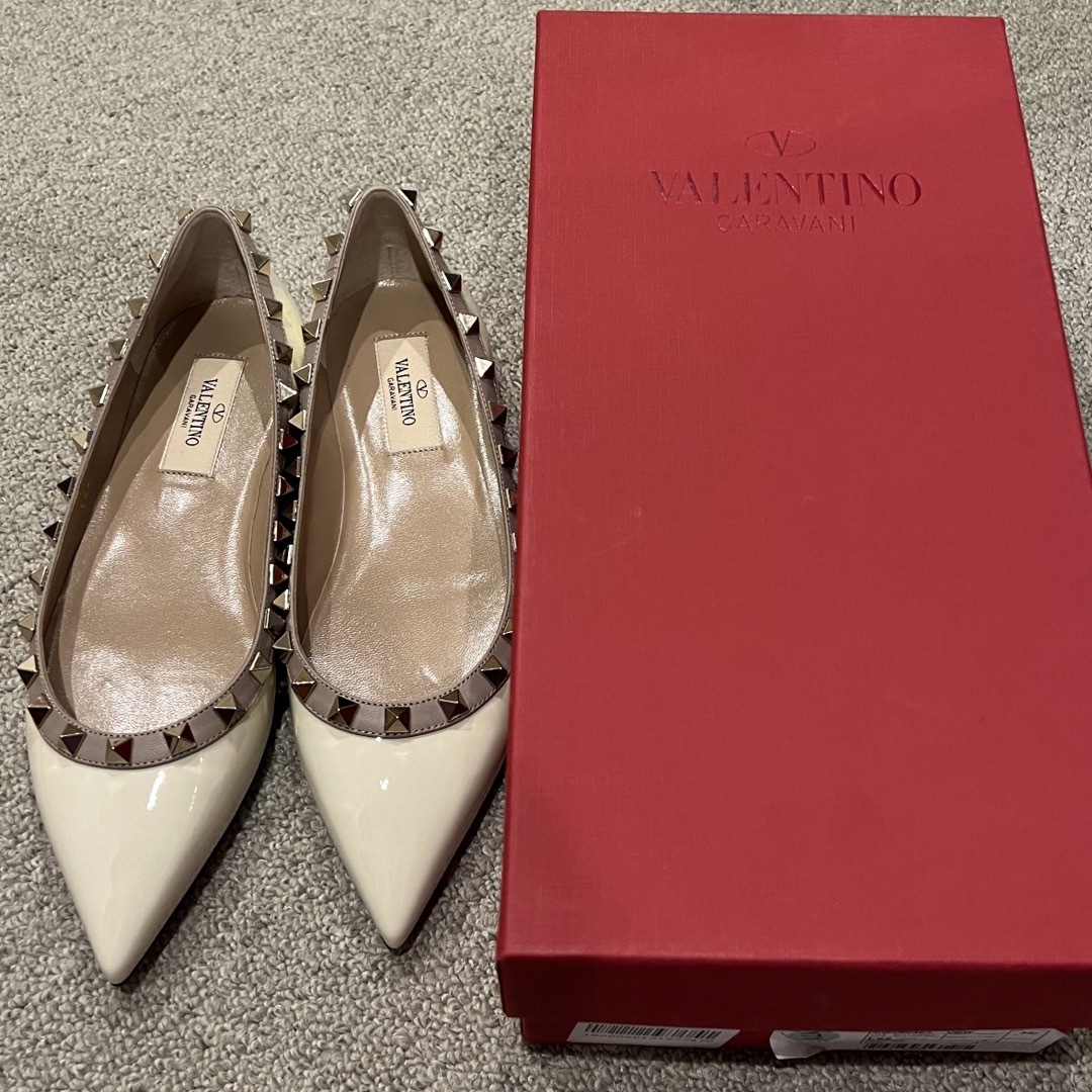 valentino garavani   新品未使用 ヴァレンティノ フラットシューズ