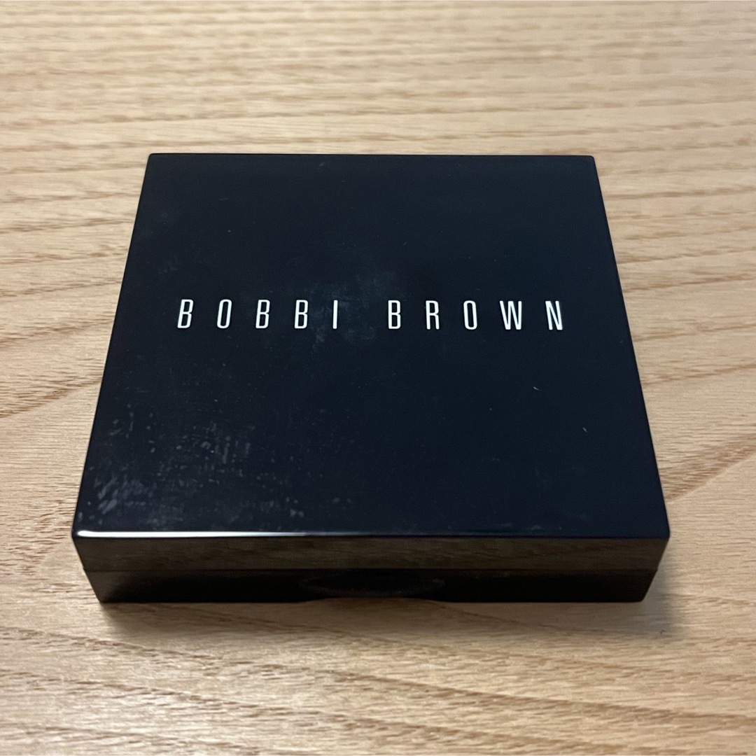 BOBBI BROWN(ボビイブラウン)の送料込み　ボビィブラウン　ハイライティングパウダー　ハイライト コスメ/美容のベースメイク/化粧品(チーク)の商品写真