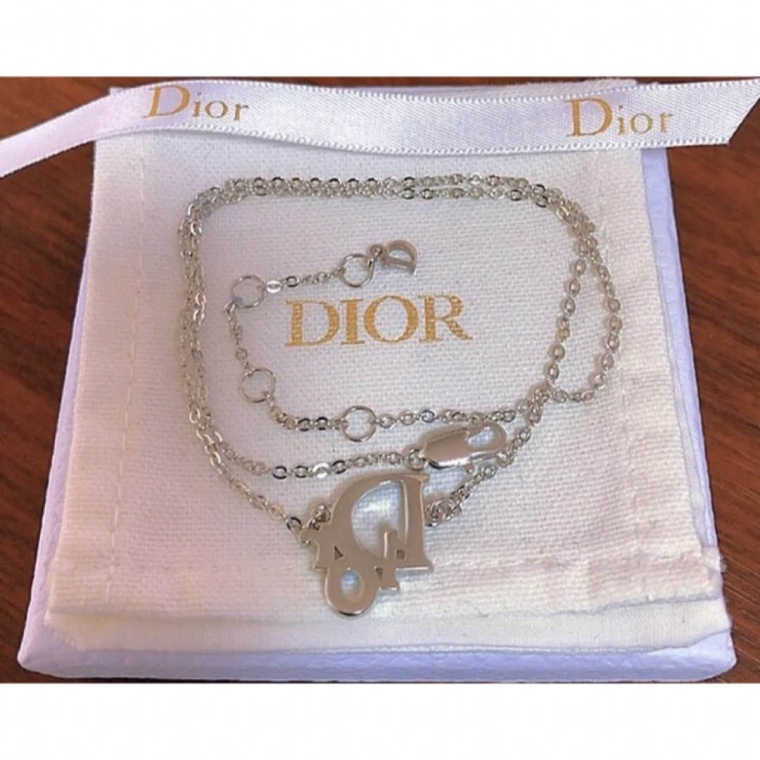 Christian Dior silver人気 ロゴ ネックレス キラキラ