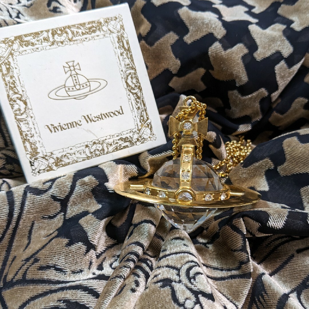 Vivienne Westwood(ヴィヴィアンウエストウッド)のグラスカット　ジャイアントオーブネックレス　ヴィヴィアン レディースのアクセサリー(ネックレス)の商品写真