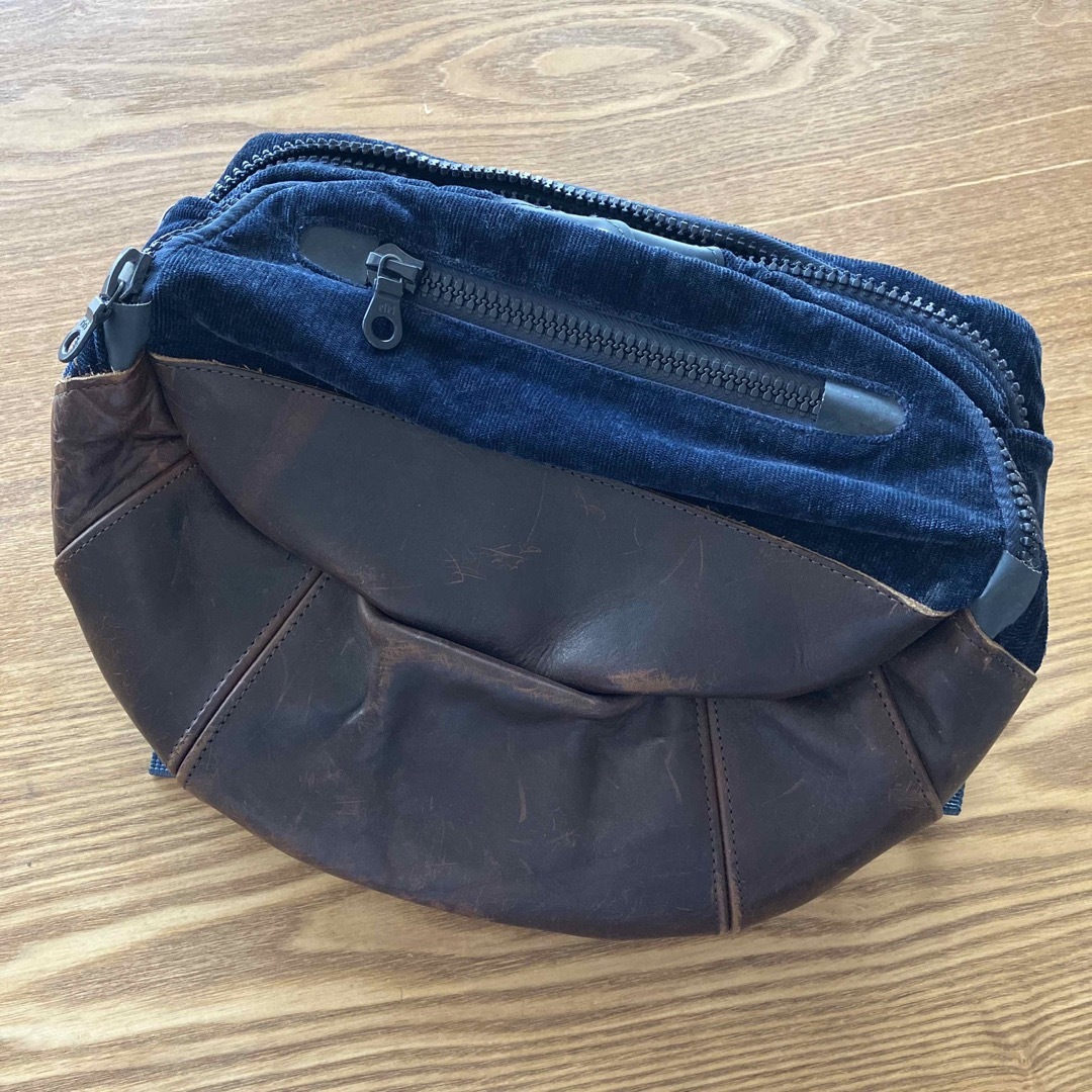 VISVIM LAMINA CORDUROY 8L Navy Waist Bag