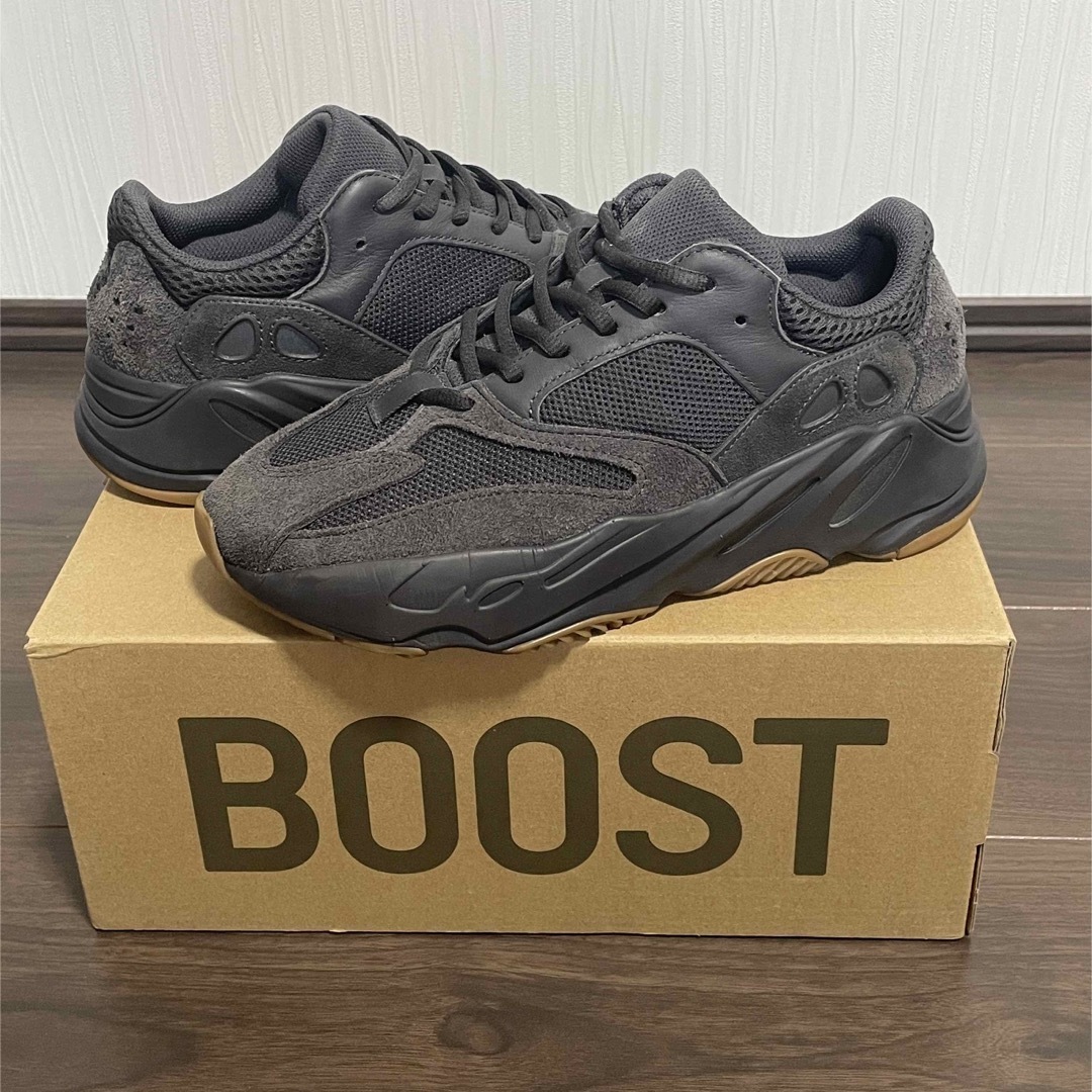 Adidas Yeezy Boost 700