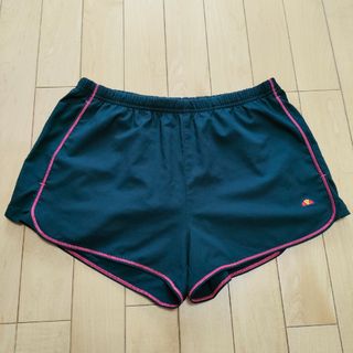 エレッセ(ellesse)のエレッセ ellesseレディースランニングショートパンツ Mサイズ ブラック(ショートパンツ)