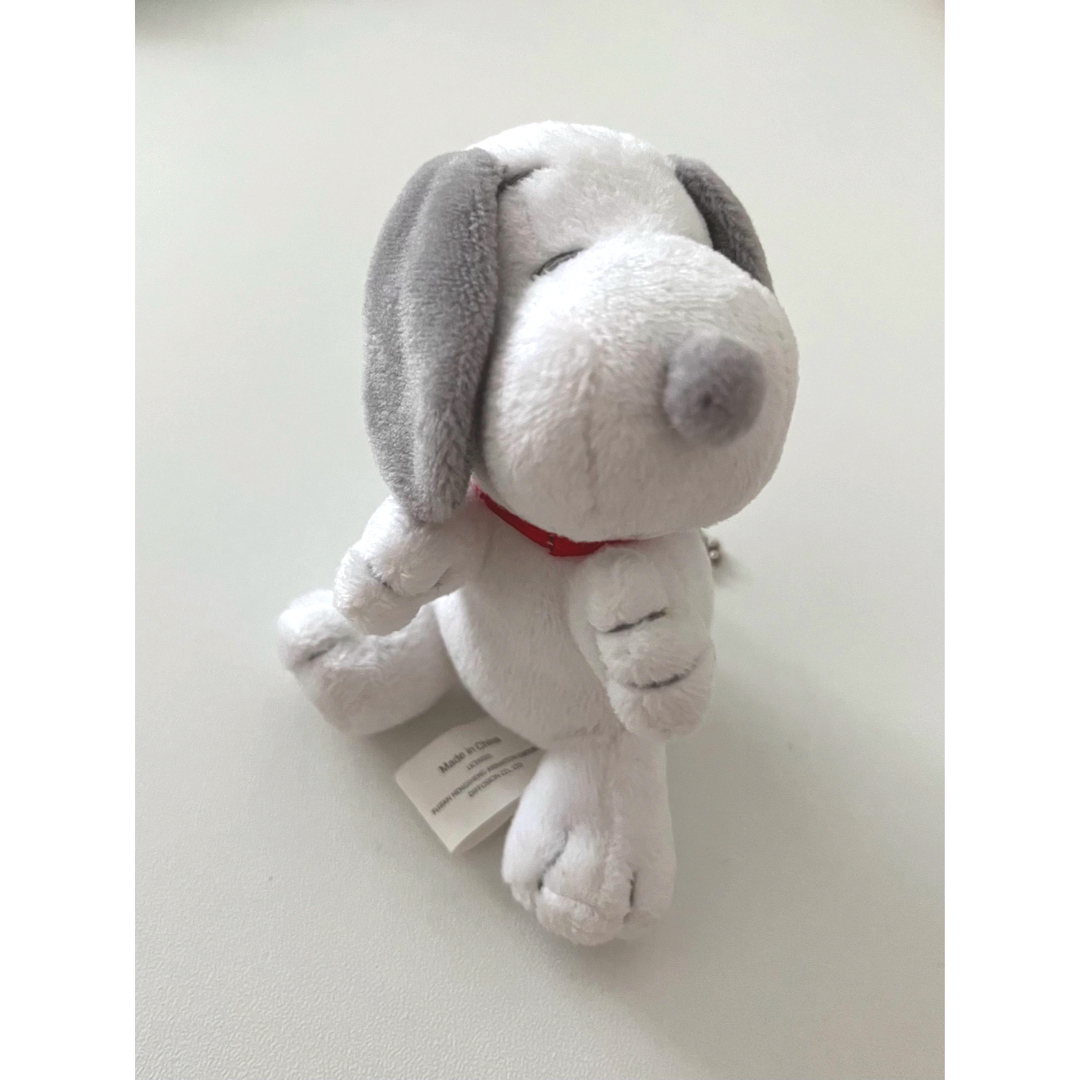 SNOOPY(スヌーピー)の【新品タグなし】スヌーピー　ぬいぐるみ　キーホルダー エンタメ/ホビーのおもちゃ/ぬいぐるみ(キャラクターグッズ)の商品写真