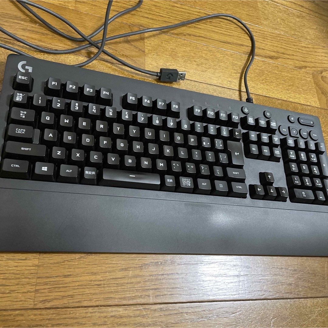 logicool ゲーミングキーボード G213　マウス G203