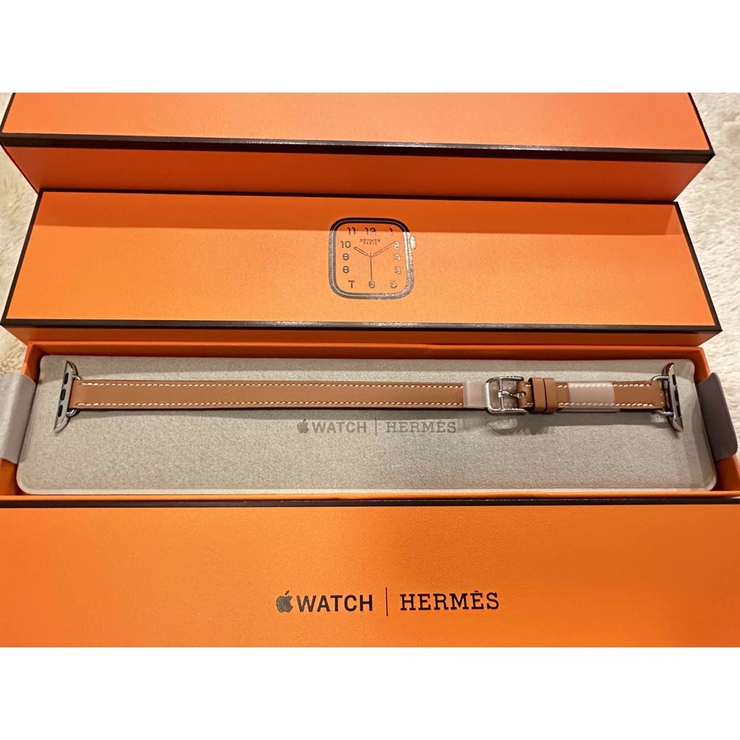 Hermes(エルメス)の【極美品】Apple Watch Herms Series8⭐︎ストラップ未使用 スマホ/家電/カメラのスマートフォン/携帯電話(その他)の商品写真