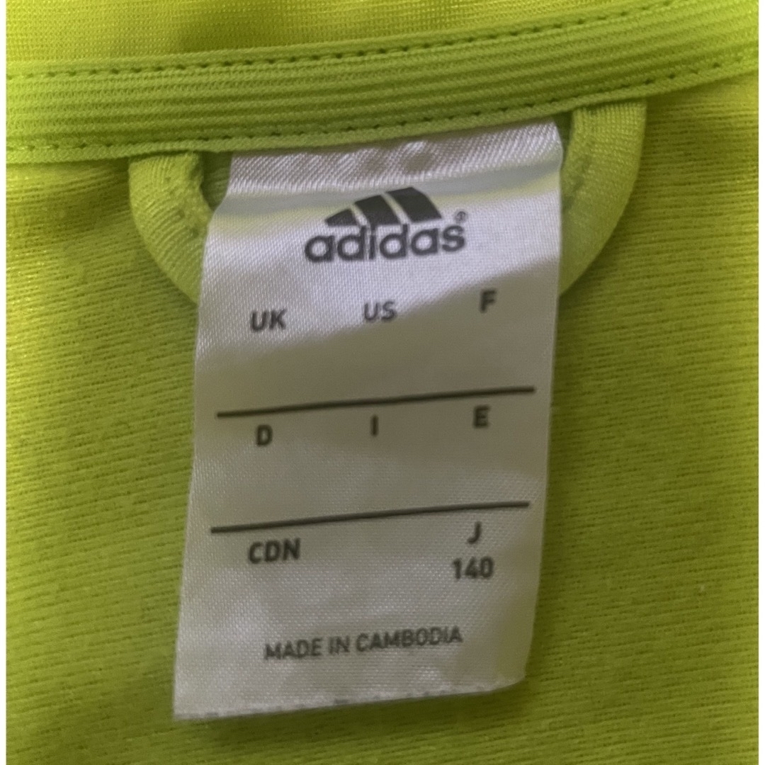 adidas(アディダス)のadidas 140 ジャージ上下セット キッズ/ベビー/マタニティのキッズ服男の子用(90cm~)(その他)の商品写真