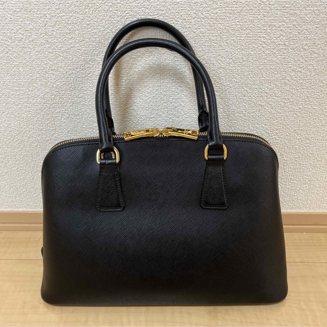 美品 PRADA ショルダーバッグ