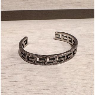 グッチ スクエアGアラベスクシルバー バングル-