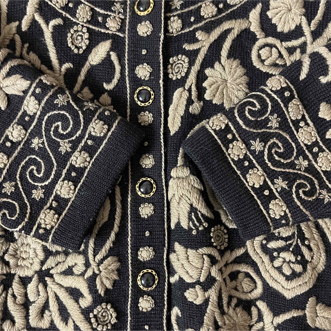 ヴィンテージ 総刺繍 カーディガン 花柄 レトロ y2K 飾りボタン 厚手 黒