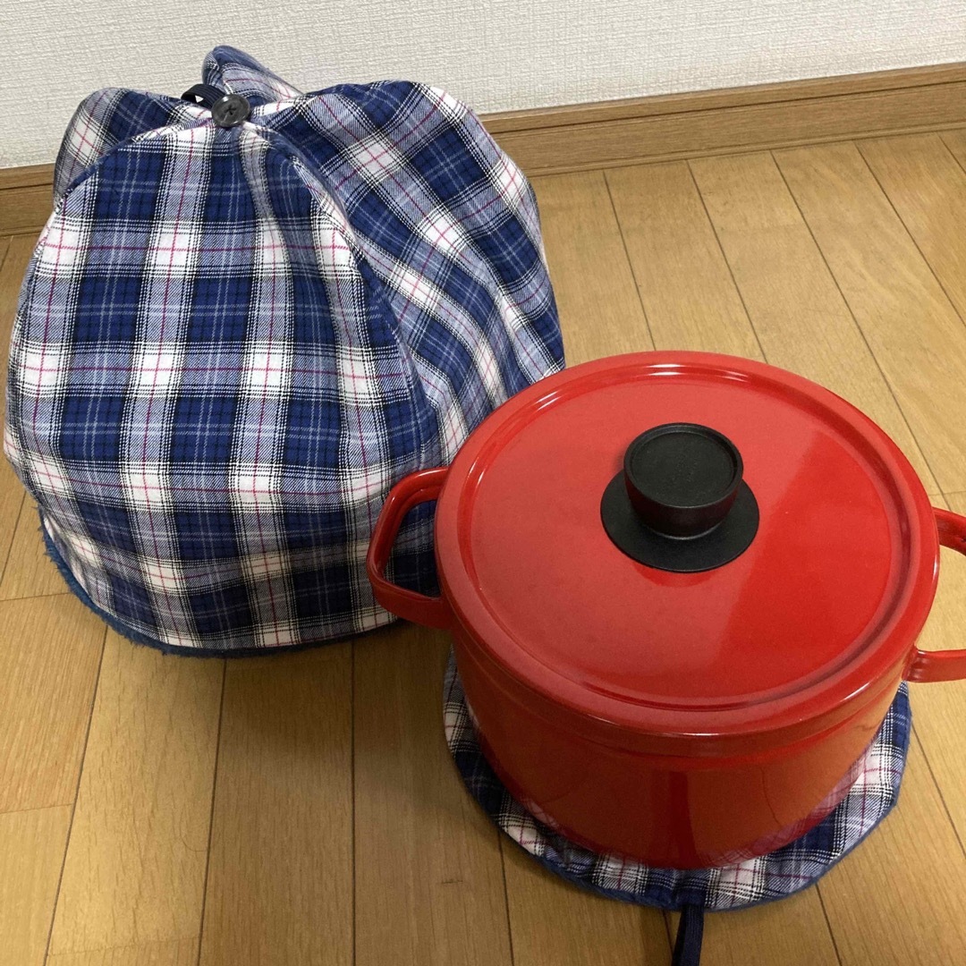 鍋帽子、鍋保温カバー、エコ商品、ハンドメイド インテリア/住まい/日用品のキッチン/食器(収納/キッチン雑貨)の商品写真