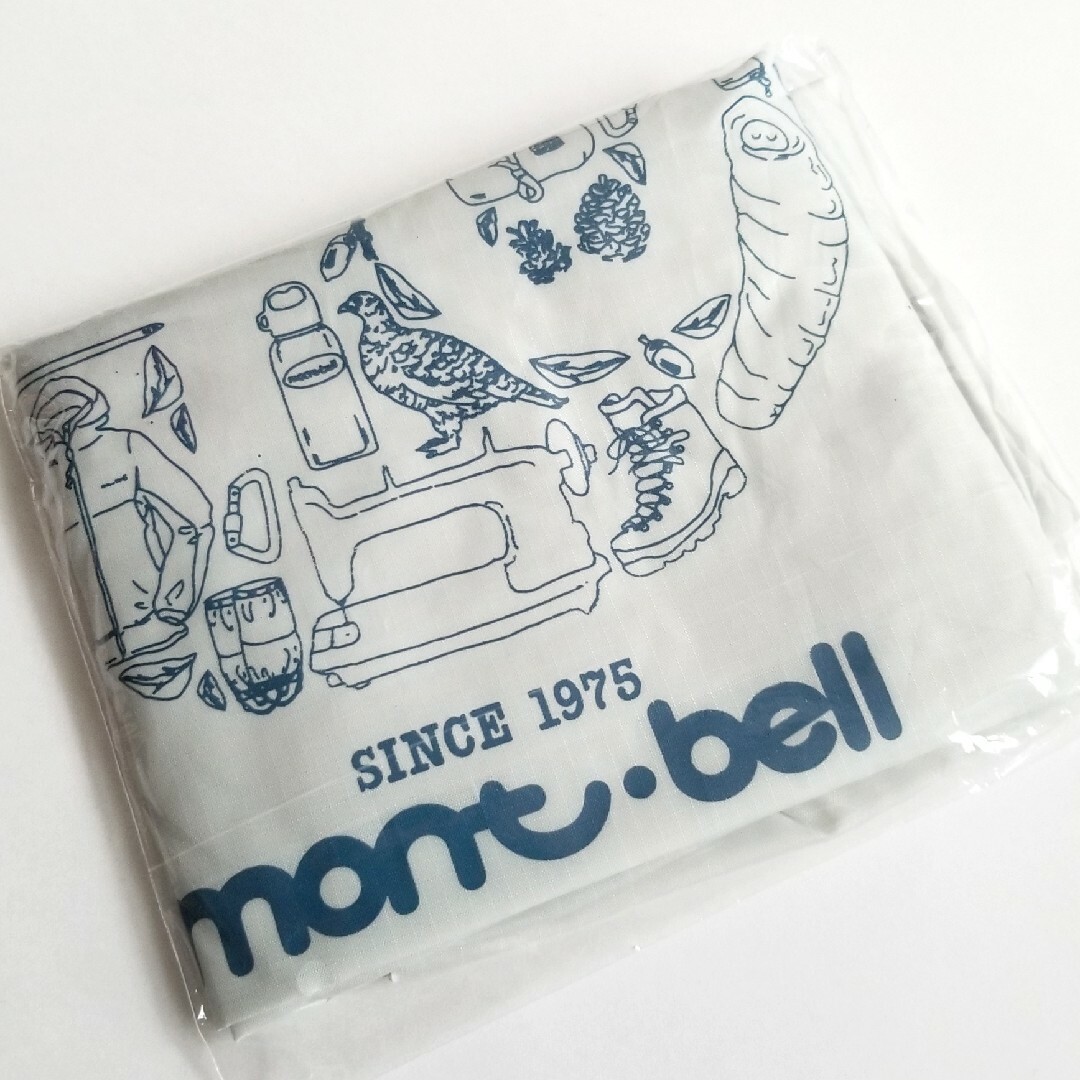 mont bell(モンベル)の新品未使用　モンベル　mont-bell　エコバッグ　白2個 レディースのバッグ(エコバッグ)の商品写真