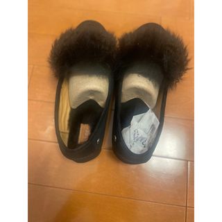 アグ(UGG)のUGG フラットシューズ(スリッポン/モカシン)