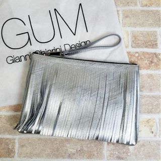 ジャンニキャリーニ(GIANNI CHIARINI)の美品 ジャンニキャリーニ GUM ☆ PVC フリンジ クラッチバッグ 伊製(クラッチバッグ)