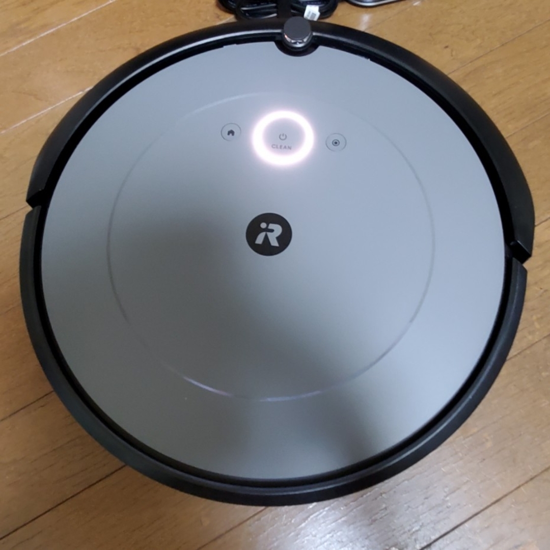 iRobot(アイロボット)のIRobotアイロボット　ルンバi215860 スマホ/家電/カメラの生活家電(掃除機)の商品写真