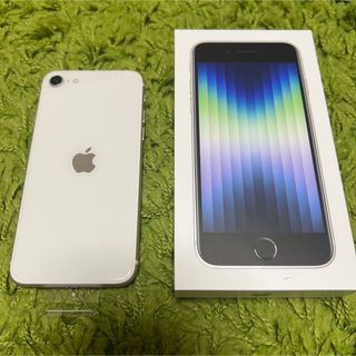 アイフォーン(iPhone)のiPhone SE (第3世代) スターライト 128 GB SIMフリー(スマートフォン本体)