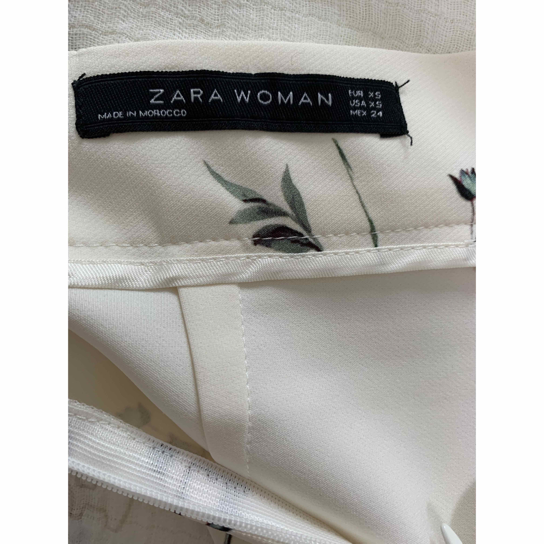 ZARA(ザラ)のZARA 花柄スカート レディースのスカート(ひざ丈スカート)の商品写真