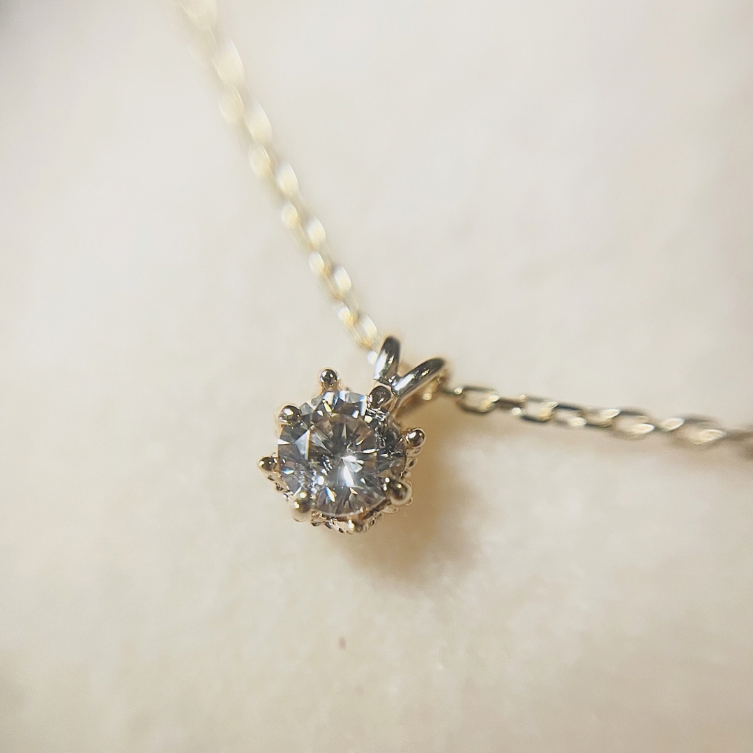 ■現行品■【NOJESS】K10一粒ダイヤモンドネックレス（0.1ct）/王冠