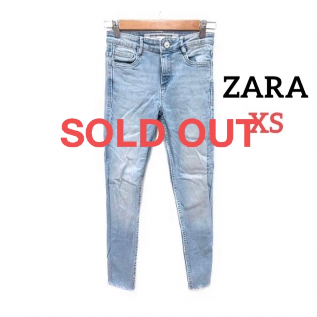 ZARA(ザラ)のZARA デニムパンツ ジーンズ スキニー カットオフ フリンジ ストレッチ レディースのパンツ(デニム/ジーンズ)の商品写真