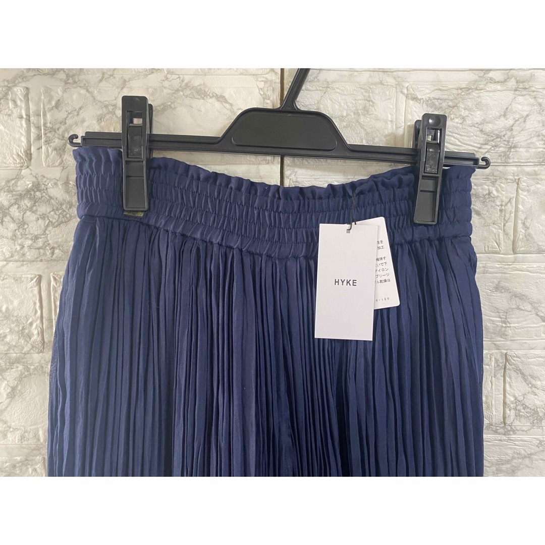 HYKE - ハイク HYKE RANDOM PLEATED PANTS プリーツ パンツの HYKE - ハイク HYKE RANDOM PLEATED PANTS プリーツ パンツの