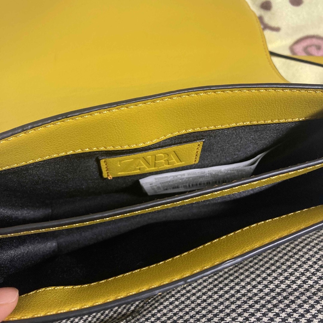 ZARA(ザラ)のZARA イエローショルダーバッグ レディースのバッグ(ショルダーバッグ)の商品写真