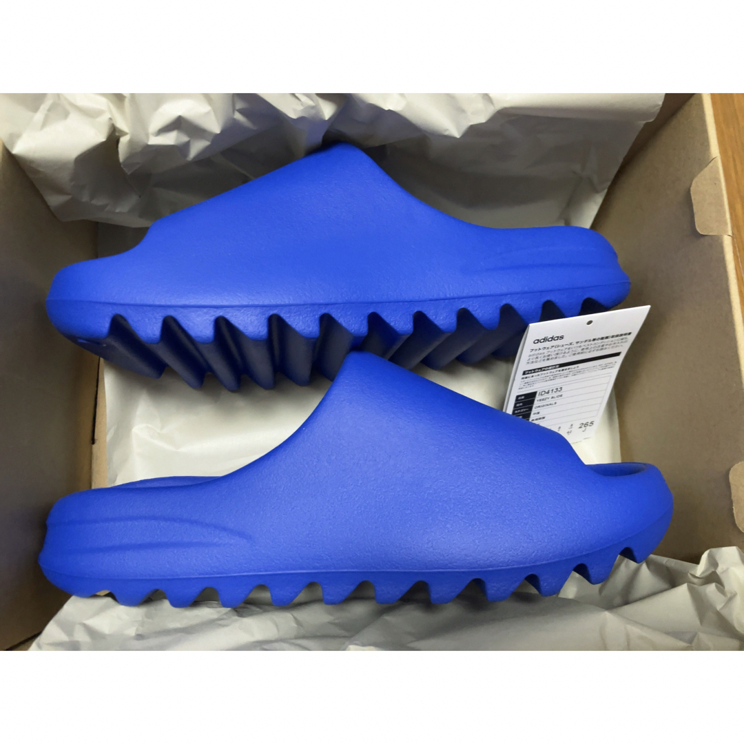 YEEZY（adidas）(イージー)のadidas YEEZY SLIDE AZURE 26.5 メンズの靴/シューズ(サンダル)の商品写真