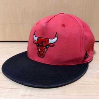 アディダス(adidas)の古着 adidas × NBA - CHICAGO BULLS キャップ(キャップ)