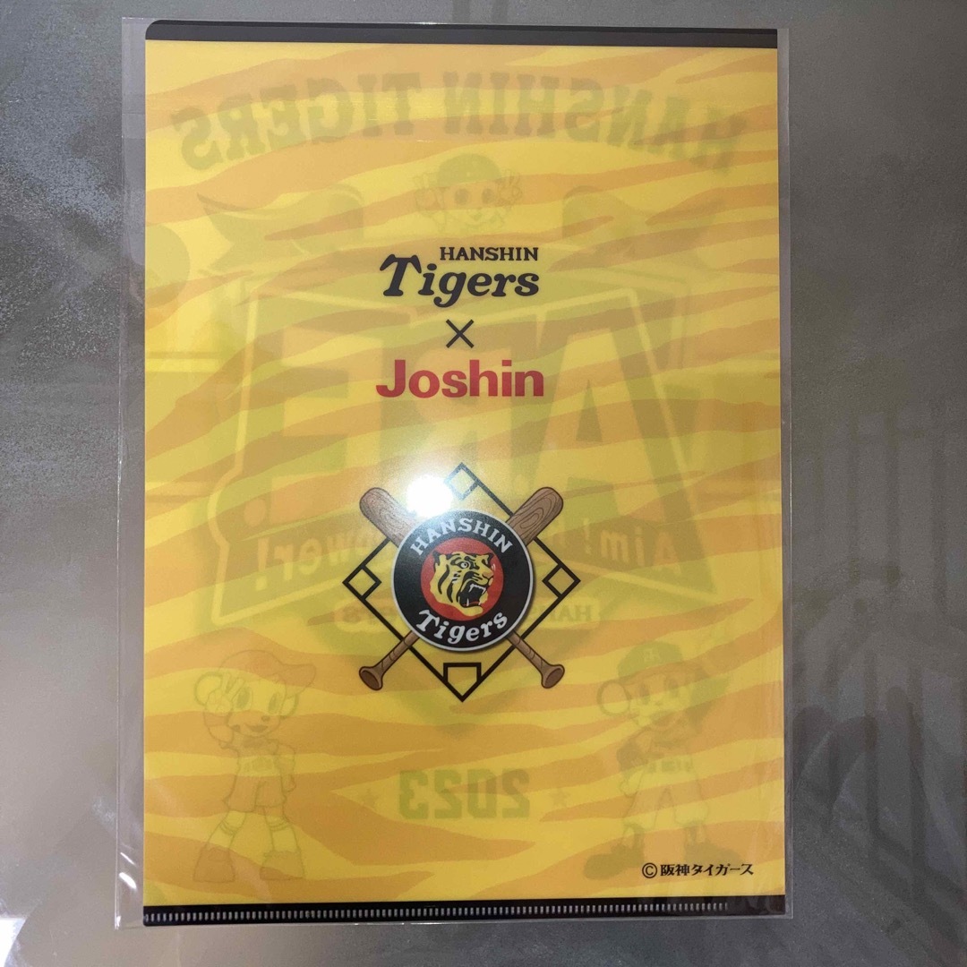 ジョーシン 阪神タイガース優勝記念クリアファイル スポーツ/アウトドアの野球(記念品/関連グッズ)の商品写真