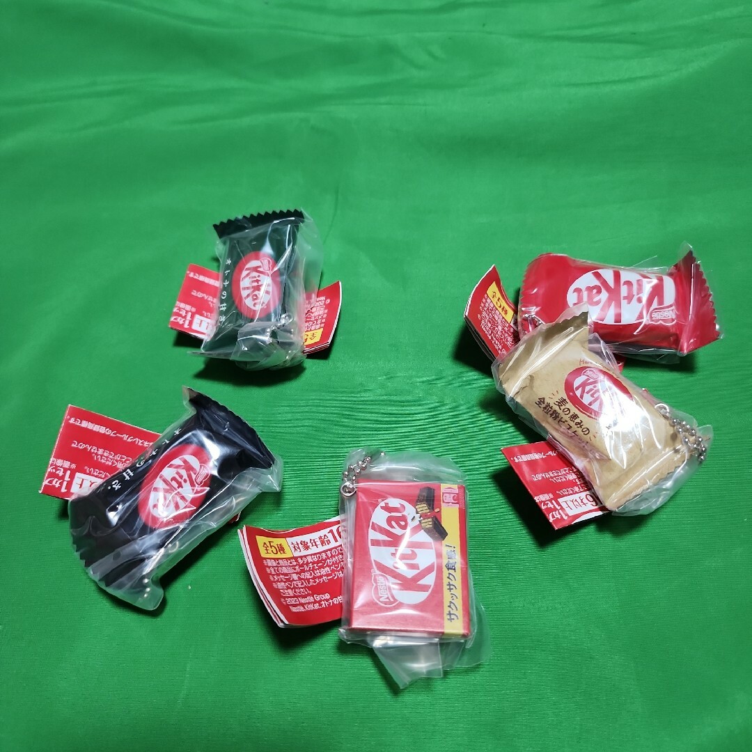 倉 ネスレ キットカットミニチャーム 全5種 ガチャ