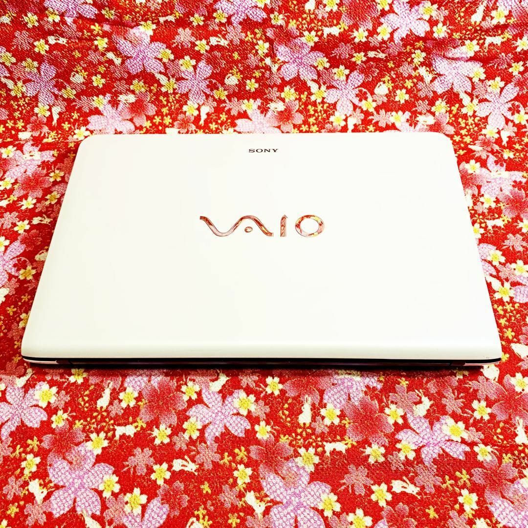 コンパクト軽量‼️大人気VAIO✨カメラ付きシルバーノートパソコン✨初心者向け◎