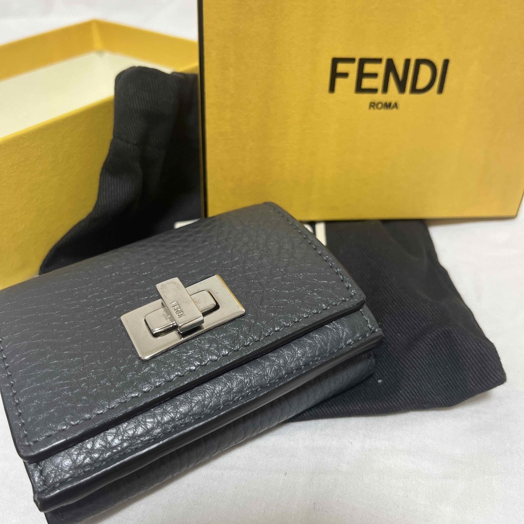 FENDI 三つ折り財布