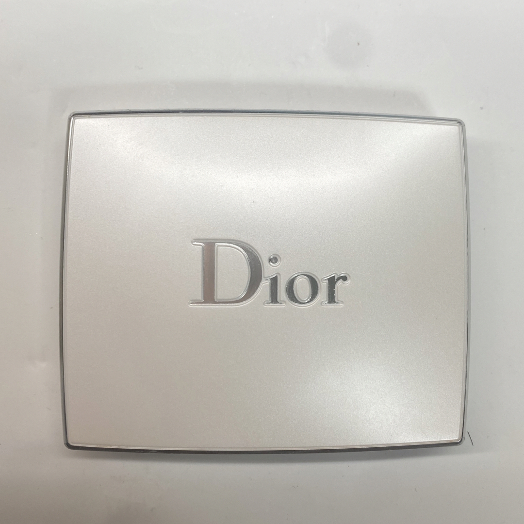 Dior(ディオール)のディオール　コレクティングプレストパウダー　フェイパウダー　チーク　ハイライト コスメ/美容のベースメイク/化粧品(フェイスパウダー)の商品写真