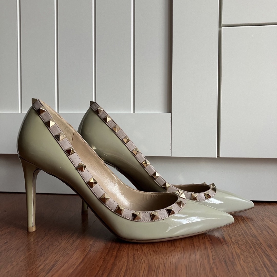 VALENTINO - 【新品】Valentino Garavani ロックスタッズ パンプスの