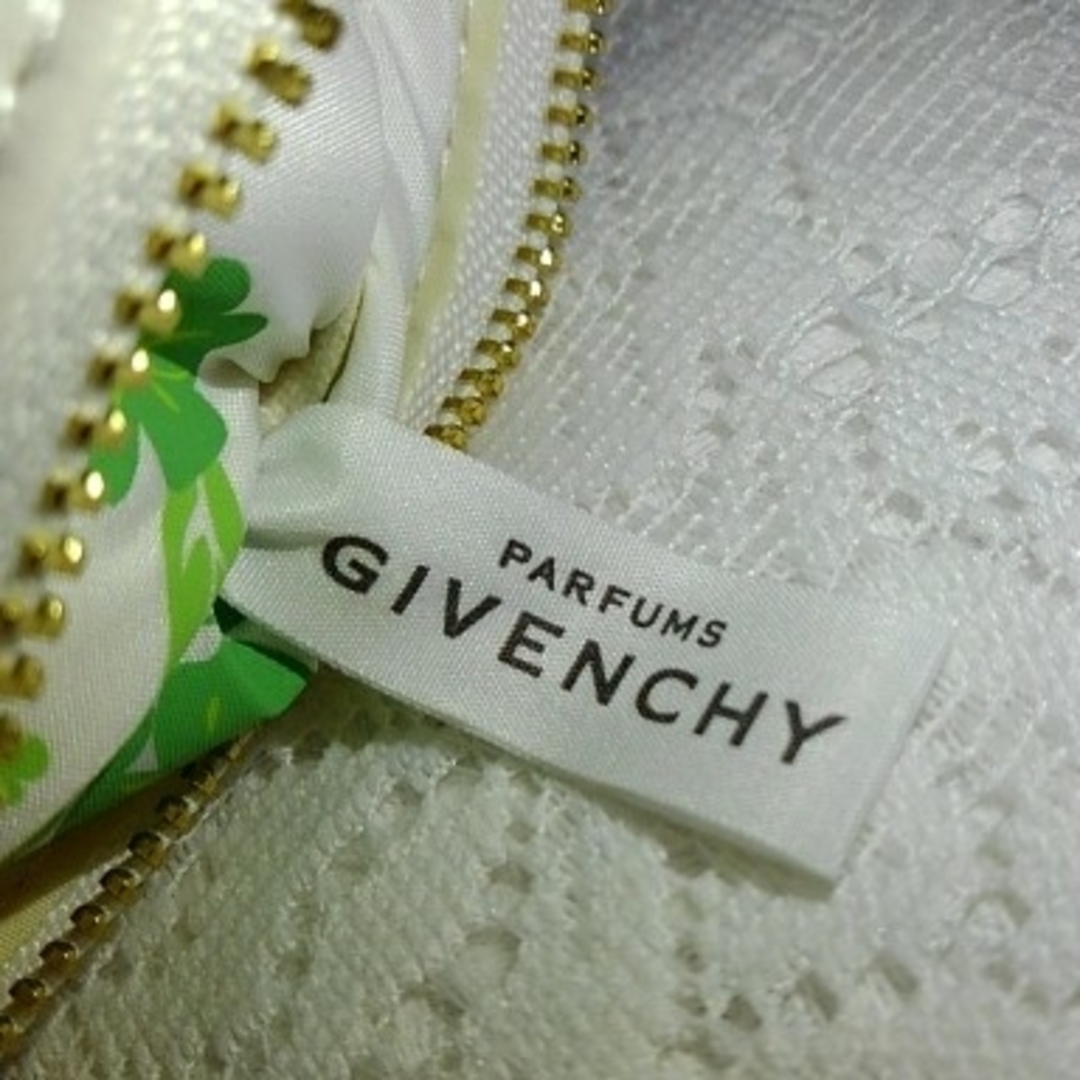 GIVENCHY(ジバンシィ)のGIVENCHY ノベルティ品 ポーチ レディースのファッション小物(ポーチ)の商品写真