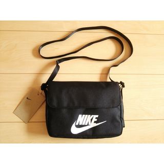 ナイキ ミニバッグの通販 200点以上 | NIKEを買うならラクマ
