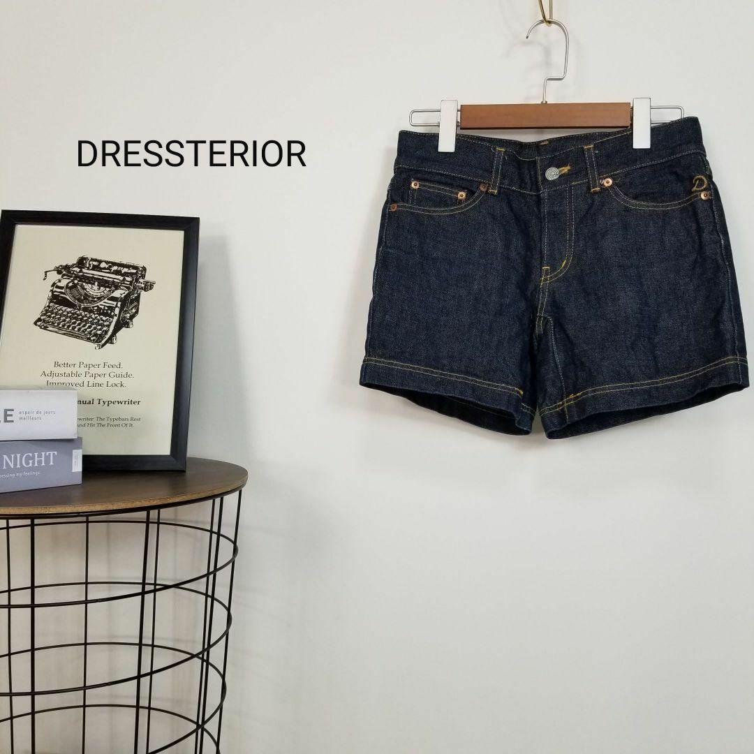 DRESSTERIOR(ドレステリア)のドレステリア濃紺ローライズショートデニムパンツ36ボタンフライ レディースのパンツ(ショートパンツ)の商品写真