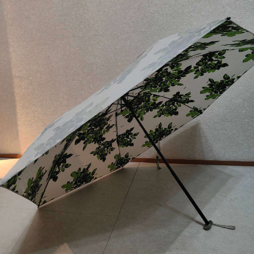 UVION プレミアムホワイト 日傘 レディースのファッション小物(傘)の商品写真