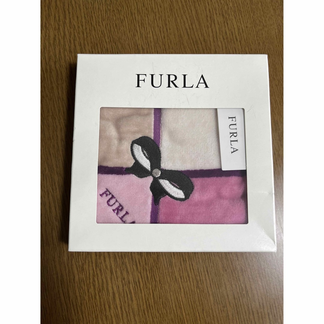 Furla(フルラ)のFURLAタオルハンカチ新品 レディースのファッション小物(ハンカチ)の商品写真
