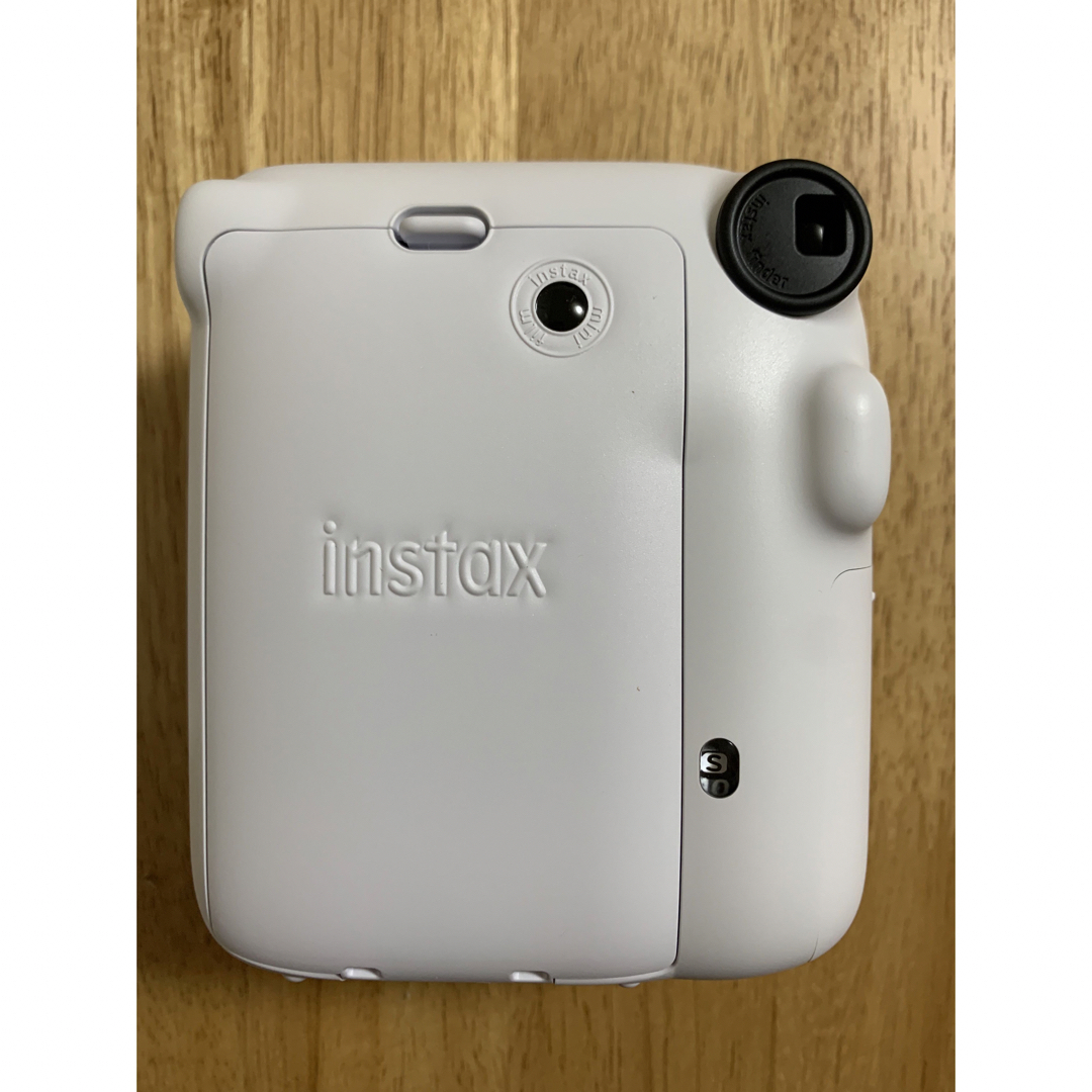 富士フイルム(フジフイルム)の富士フイルムチェキ instax mini 12 クレイホワイト(1台) スマホ/家電/カメラのカメラ(フィルムカメラ)の商品写真