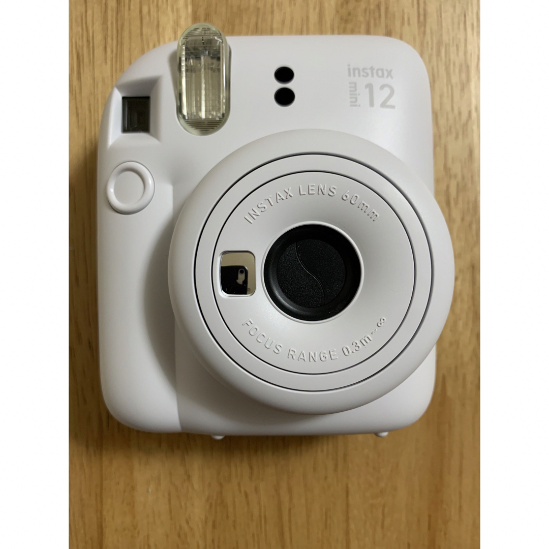 富士フイルム(フジフイルム)の富士フイルムチェキ instax mini 12 クレイホワイト(1台) スマホ/家電/カメラのカメラ(フィルムカメラ)の商品写真
