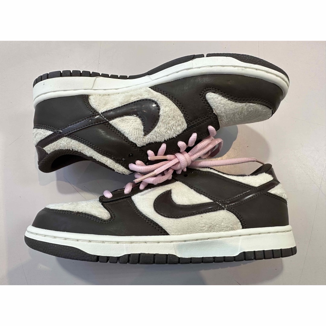 NIKE(ナイキ)の2009 NIKE DUNK LOW GS TEDDY BEAR 6Y 新品 メンズの靴/シューズ(スニーカー)の商品写真