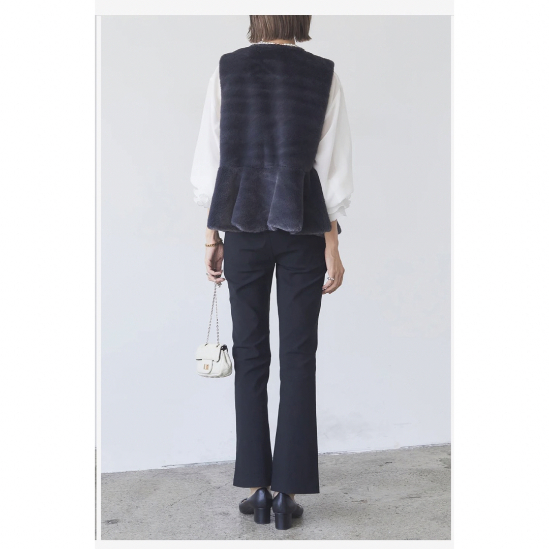 新入荷❣️限定!ペプラムエコファーベスト ベージュ frene