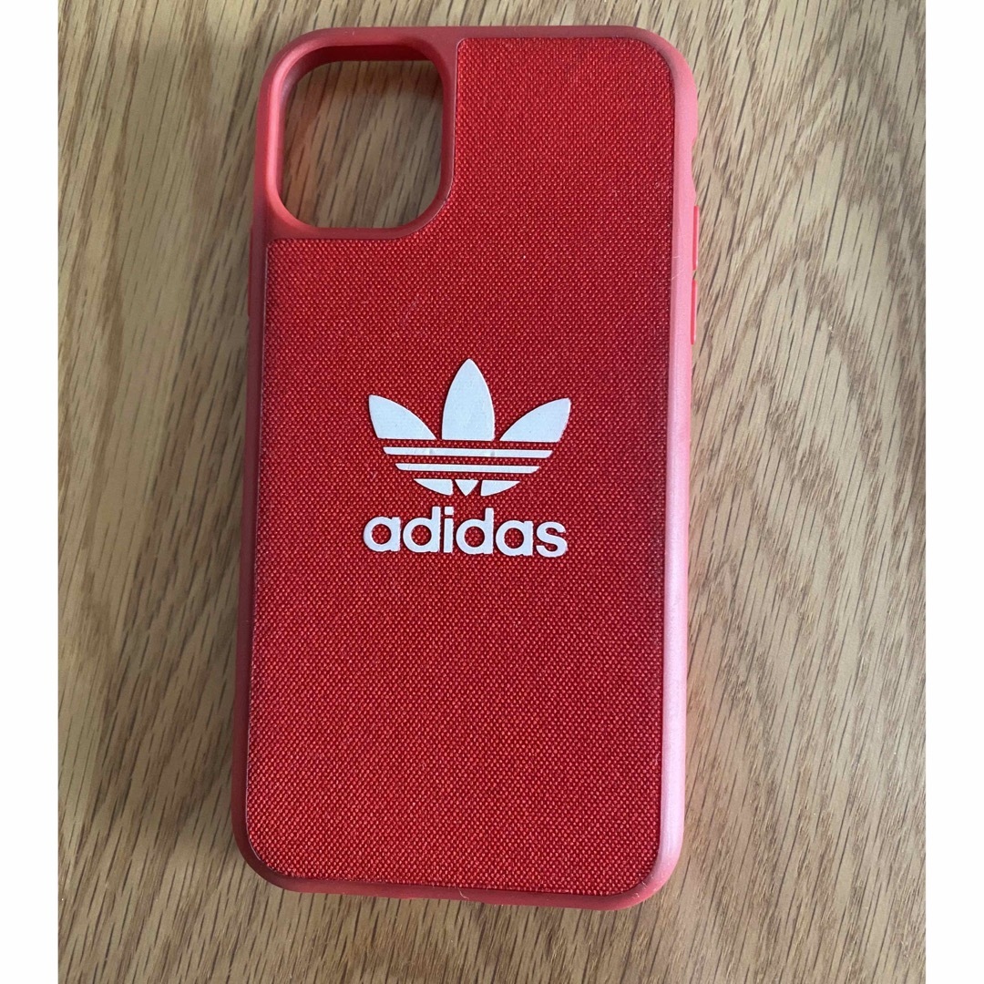 adidas(アディダス)のadidas   iPhone11  スマホカバー　赤色 スマホ/家電/カメラのスマホアクセサリー(その他)の商品写真