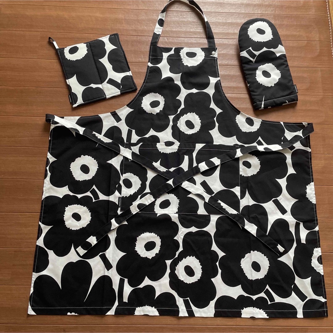 未使用品3点セット マリメッコ エプロン鍋敷きミトン ウニッコmarimekko | フリマアプリ ラクマ